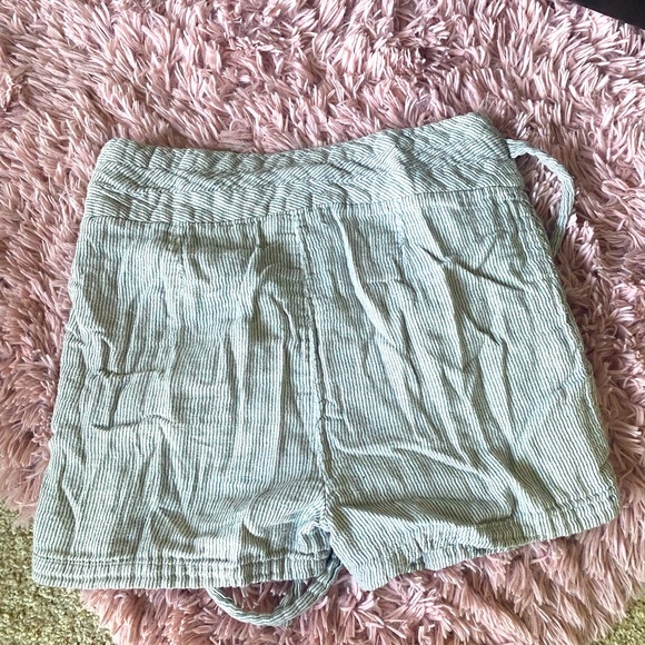 Sandy High Waist Semi-Cargo Short, Womens. size M - Picture 2 of 4